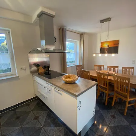 Strandhaus Altglowe - Perfekt Fuer 8 Gaeste! #ferienhausaltglowe #monteurhaus#handwerkerhaus# Glowe