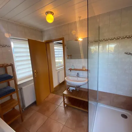 Strandhaus Altglowe - Perfekt Fuer 8 Gaeste! #ferienhausaltglowe #monteurhaus#handwerkerhaus# Glowe