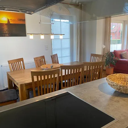 Strandhaus Altglowe - Perfekt Fuer 8 Gaeste! #ferienhausaltglowe #monteurhaus#handwerkerhaus# Glowe