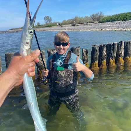 Strandhaus Altglowe - Perfekt Fuer 8 Gaeste! #ferienhausaltglowe #monteurhaus#handwerkerhaus# Glowe